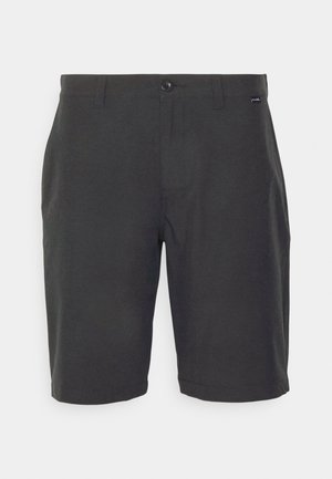 Korte zwarte shorts gemaakt van een lichtgewicht stof. Voorzien van een knoopsluiting, riemlussen en een rechte pasvorm zonder zichtbare patronen.
