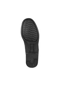 Suola di scarpa in gomma nera con un motivo testurizzato e ondulato e un dettaglio circolare. Presenta un design piatto con un leggero tacco.