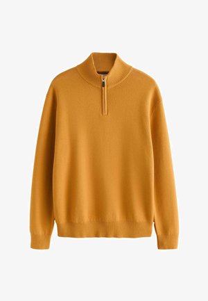 Pomarańczowy sweter z wysokim, ribbowanym kołnierzem, połową zamka błyskawicznego oraz ribbowanymi mankietami i dołem. Miękka faktura i luźny krój.