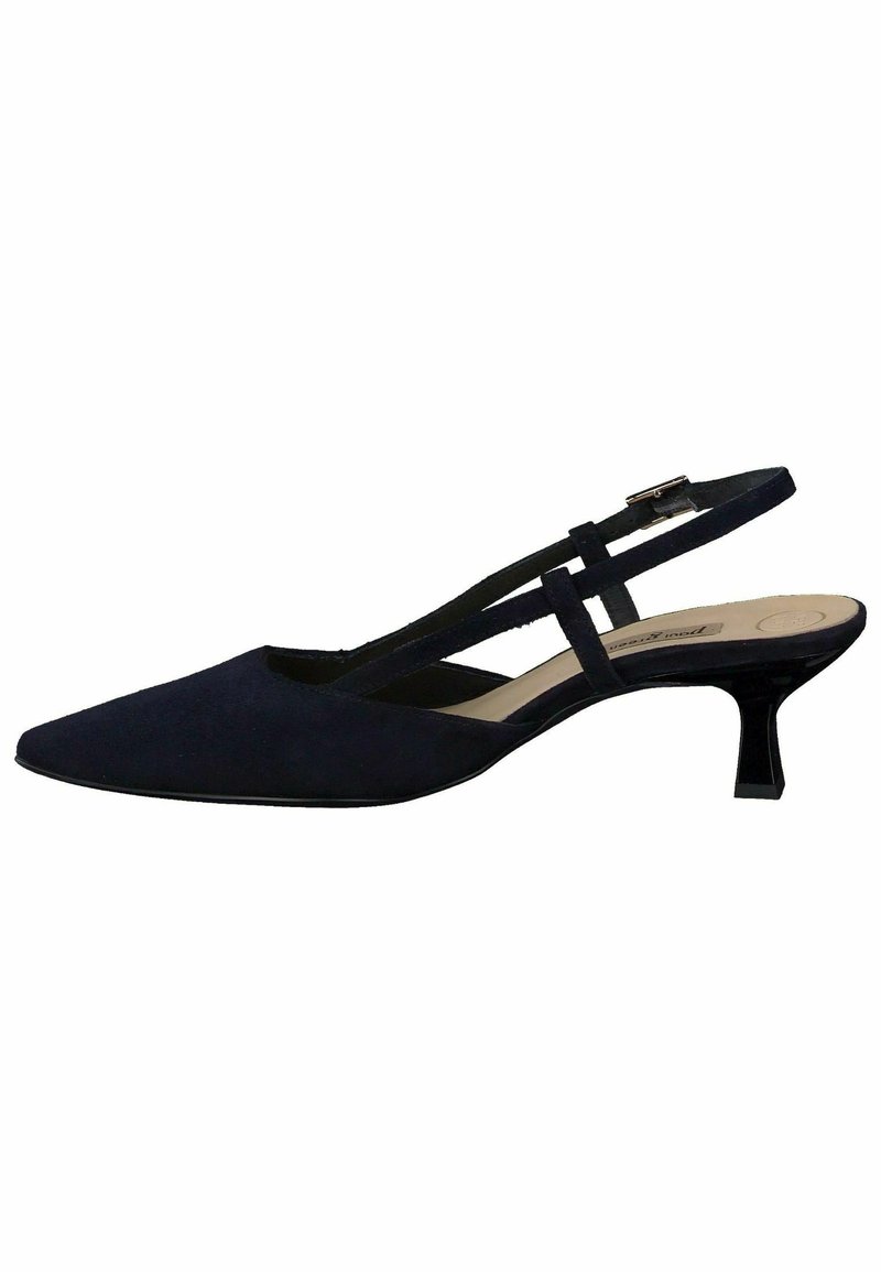 Chaussure à talon kitten en daim noir à bout pointu, slingback avec brides latérales et fermeture à boucle réglable.