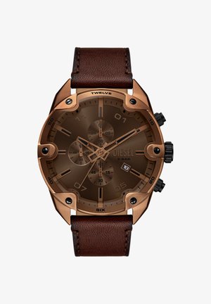 Montre-bracelet chronographe Diesel marron avec bracelet en cuir, trois sous-cadrans, affichage de la date et boîtier en métal ton bronze.