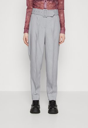 VMMOLLIE BELT ANKLE PANTS - Pantaloni - light grey melange