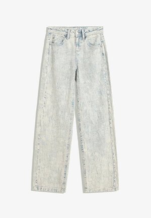 Svetlo modré rovné džínsy s vyblednutým, textúrovaným vzorom. Obsahujú päť vreciek a zapínanie na gombíky. Vyrobené z denimu.