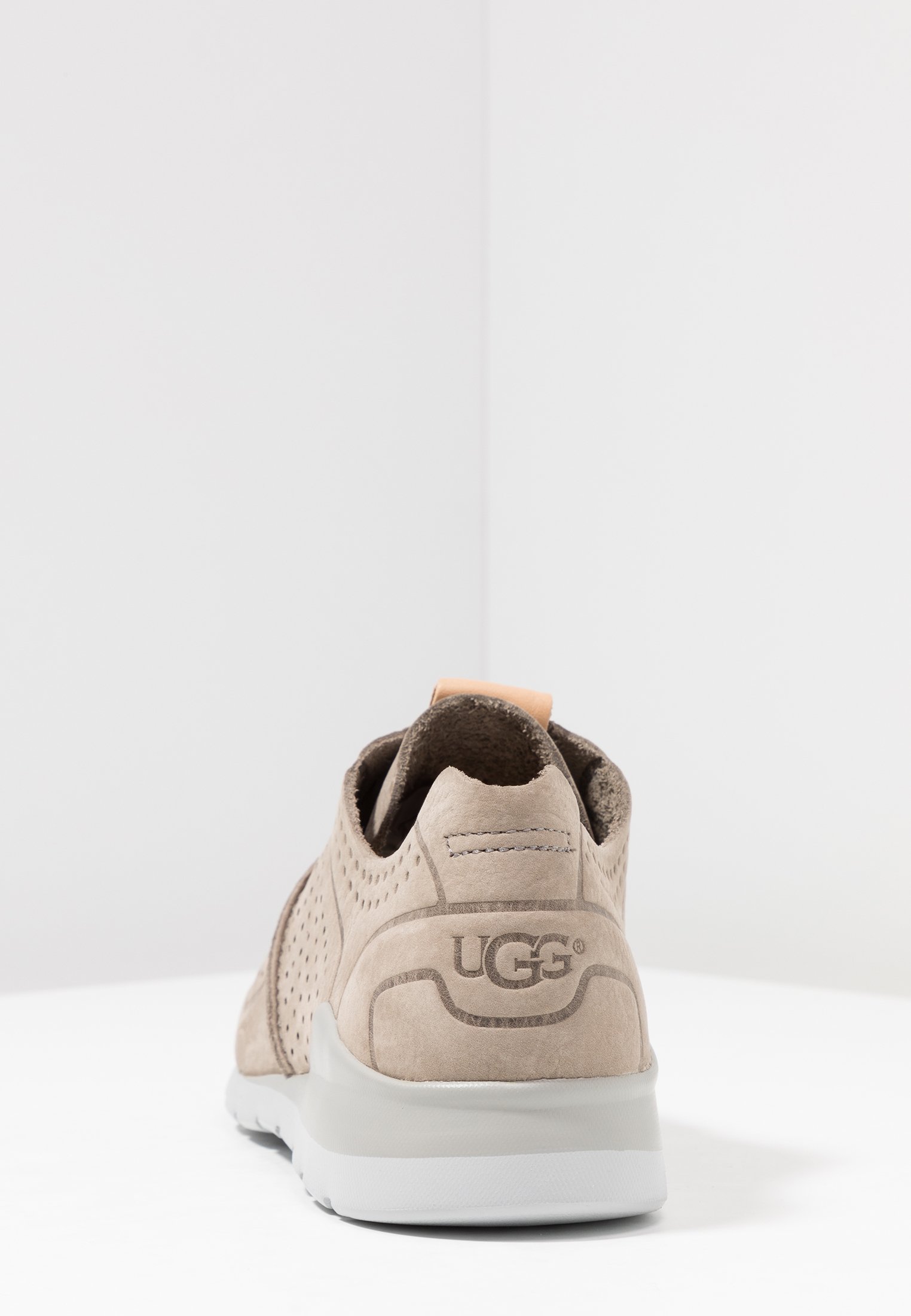 ugg tye trainers pink