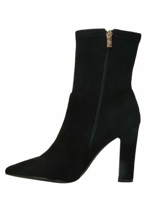 Stiefelette - black