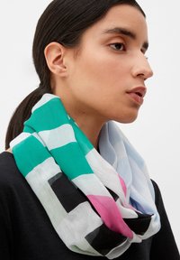 s.Oliver Sjaal - ecru