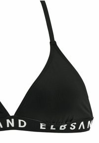 Top bikini a triangolo nero realizzato in tessuto elastico, con un elastico bianco con logo. Texture liscia e spalline regolabili.