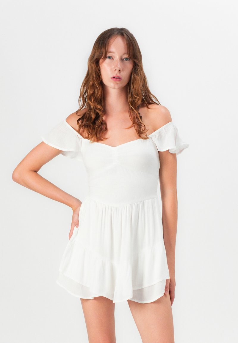 hollister white off the shoulder dress Hollister Strapless Twist Bust Maxi Dress at Mall of America in Bloomington, MN