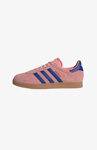 Odabrano, semi pink spark   lucid blue   gum