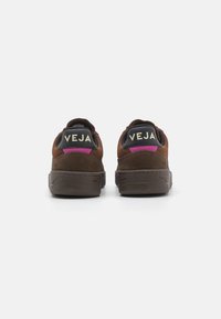 Veja V 90 - Sneakers basse - walnut/black