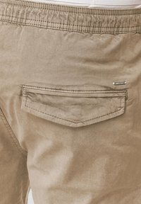 INDICODE JEANS KELOWNA - Shorts - white pepper