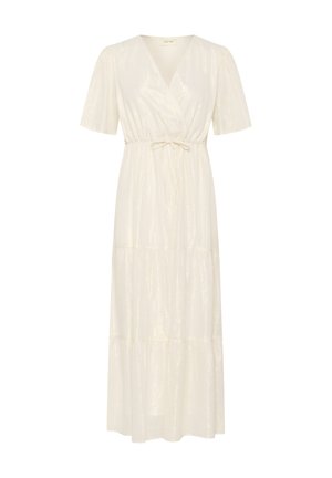 Abito maxi color crema con design a portafoglio, maniche corte, vita con cintura e gonna a balze realizzata in un tessuto testurizzato e leggermente luccicante.