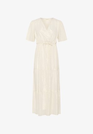 Abito maxi color crema con design a portafoglio, maniche corte, vita con cintura e gonna a balze realizzata in un tessuto testurizzato e leggermente luccicante.