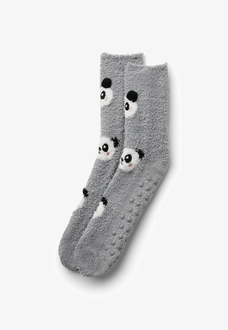 Calzini in pile grigi con design di facce di panda, dettagli neri e grip in gomma sulla suola per una maggiore aderenza. Finitura morbida e testurizzata.