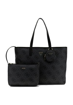 Sac fourre-tout Guess noir avec logo à motif, deux poignées, petite pochette attachée et pochette assortie avec fermeture éclair pour poignet à l'avant.
