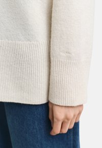 GANT DETAIL ROLLNECK - Jumper - cream