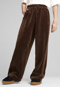 Puma OVERSIZED TRACK  - Træningsbukser - espresso brown