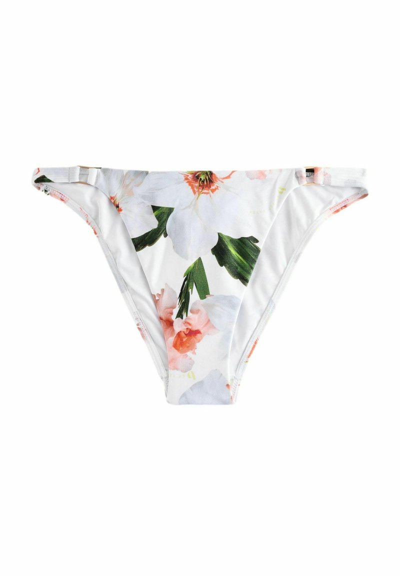 Biele bikiny spodný diel s kvetinovým vzorom s veľkými ružovými a zelenými kvetmi, s obdĺžnikovými kovovými akcentmi a bezšvovým dizajnom.