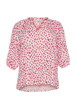 Lahka kratkotrajna majica s kratkimi rokavi v roza in rdečem vzorcu leoparda, s črnim izrezom v obliki V in rahlo ukrivljenim robom za sproščen fit.