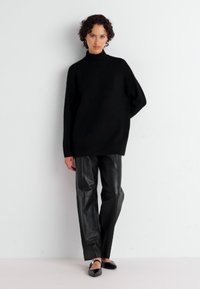 Vero Moda VMPHILLIS LONG  - Džemperis - black