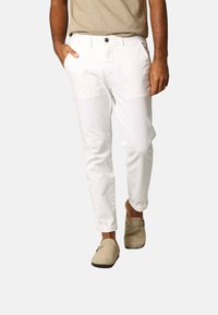 Deeluxe Original KEUCHEN MAYON - Broek - weiß
