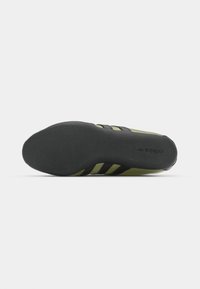 adidas Originals TOKYO - Joggesko - gold metallic/core black