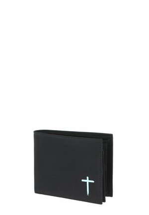 Schwarze Bi-Fold-Geldbörse mit kleinem hellblauem Kreuzsymbol in der unteren rechten Ecke, aufrecht stehend auf weißem Hintergrund.