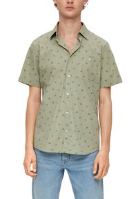 Kurzarm-Grünes Hemd mit kleinen Blumenmustern, einem Button-Down-Kragen, einer Brusttasche und leichtem Stoff. Akzentuiert mit weißen Knöpfen.