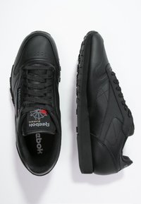 Reebok Classic Sneakers - black