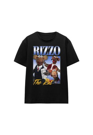 Schwarzes T-Shirt mit farbenfroher Grafik von drei Cartoon-Ratten und dem Text "Rizzo The Rat".