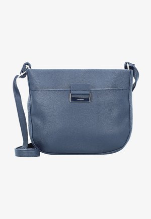 Borsa a tracolla in pelle blu con finitura testurizzata, dotata di chiusura a pattina anteriore e un accent hardware metallico. Include una tracolla regolabile.