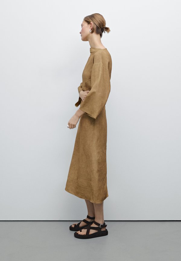 MIDI WITH STITCHING DETAIL - Day dress2