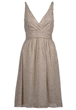 Robe beige avec un décolleté profond en V, taille froncée et jupe évasée. Présente un motif à pois dans des nuances plus foncées sur toute la surface. Tissu léger.