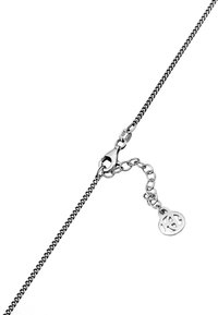 Sterling sølv kædearmbånd med en fletdesign. Har en bønnedagslås og en justerbar kæde med en charm tag.