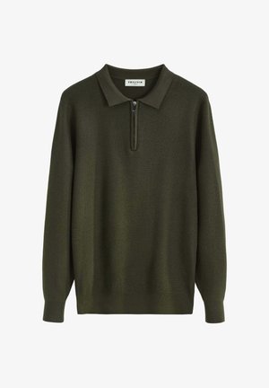 Polo en maille vert olive avec une fermeture éclair sur le quart, un col, des manches longues et un tissu texturé. Conçu pour une coupe classique.