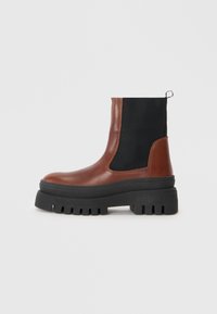 CASSANDRA - Stivaletti con plateau - chestnut