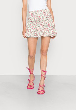 VMGELINA FRILL DETAIL SHORT SKIRT - Mini skirt - cloud dancer