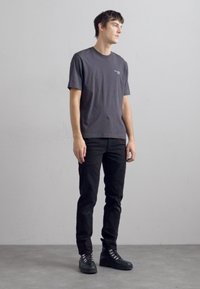 rag & bone Chino hlače - black