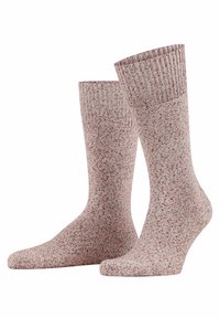 Gestrickte Socken in einem gesprenkelten hellgrauen und roten Muster mit einem gerippten Bündchen. Sie haben eine glatte Textur und ein Design bis zur Mitte der Wade.
