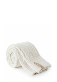 Biała, dziana szalik z miękkiego, teksturowanego materiału. Charakteryzuje się ryżowym wzorem oraz małą metką z logo. Zrolowany styl umożliwia łatwe przechowywanie.