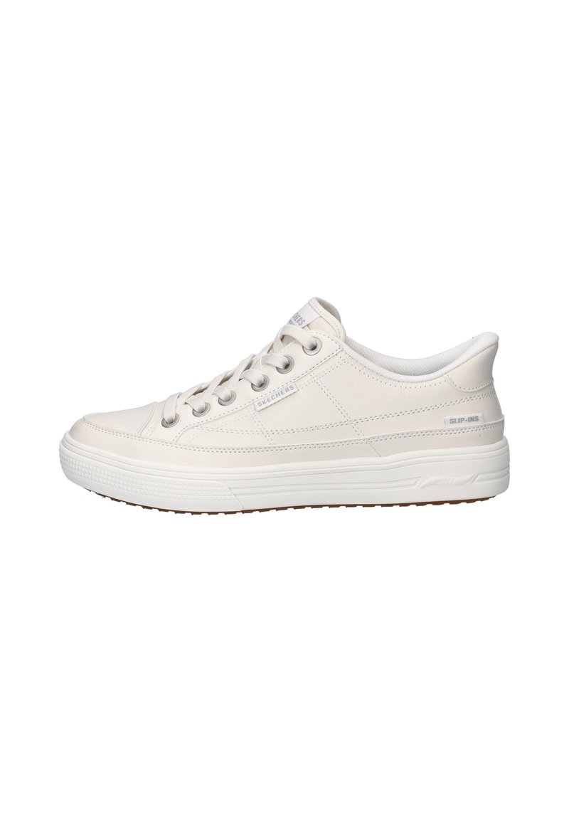 Skechers HANDS FREE ARCH FIT ARCADE SNEAKER - Sneaker low - wit/weiß ...