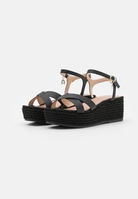 AIGNER Sandály na platformě - black