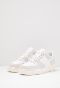 Nike Sportswear NIKE AIR FORCE 1 LV8 - Joggesko - white/sail/platinum tint
