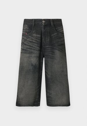 Fekete, bő szárú farmer rövidnadrág elöl gombokkal, cipzárral, övbújtatókkal és kopott hatású részletekkel.