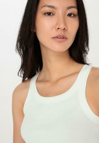 hessnatur SLIM - Top - naturweiss