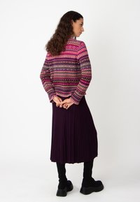 Ivko O-NECK PATTERN - Kardigan - plum