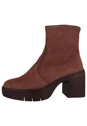 Platform ankle boots - brown