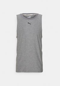 Šedý bezrukávový sportovní top vyrobený z měkké tkaniny. Obsahuje černé logo Puma na hrudi a kulatý výstřih s plochým lemem.