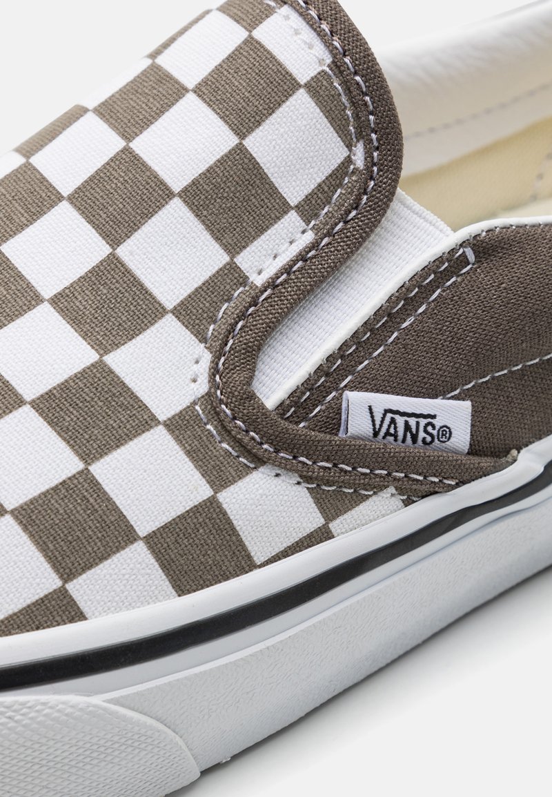 grey chequered vans
