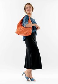 Emily & Noah Bolso de mano - orange